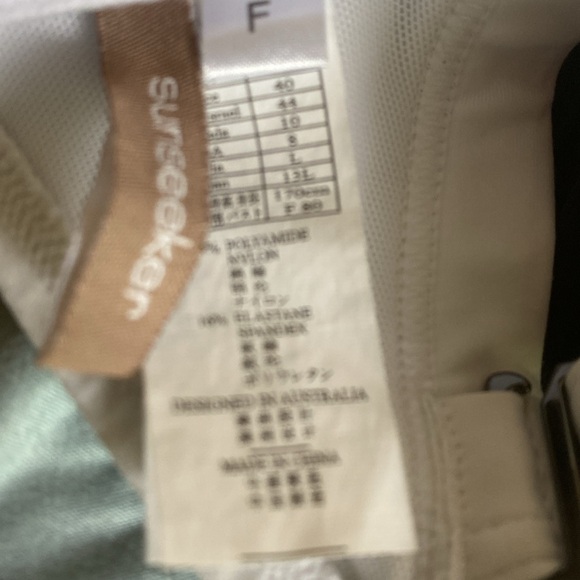 Sun seeker white bikini. Size 8 - Picture 4 of 10